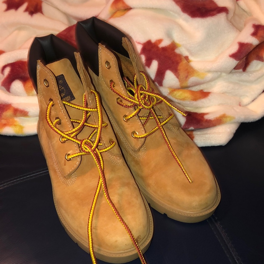 Boys timberlands size 5